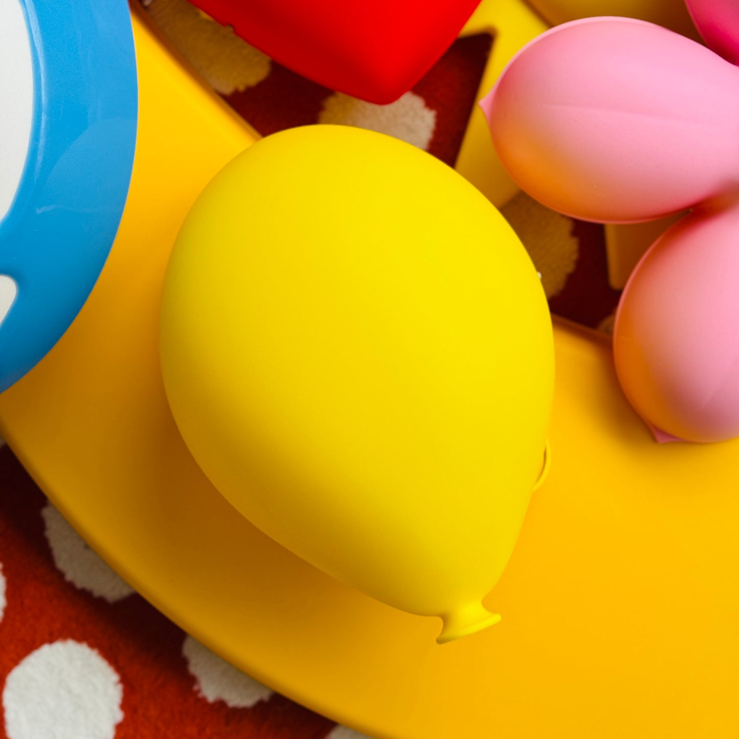 WANDLAMP BALLON GEEL