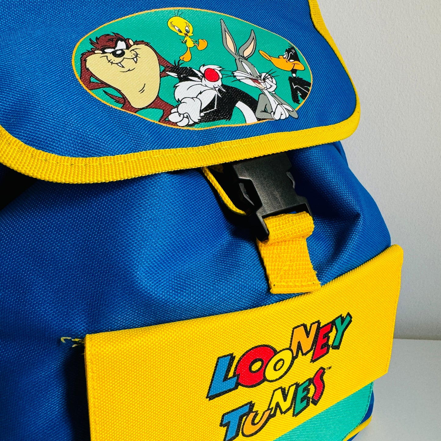 RUGZAK LOONEY TUNES