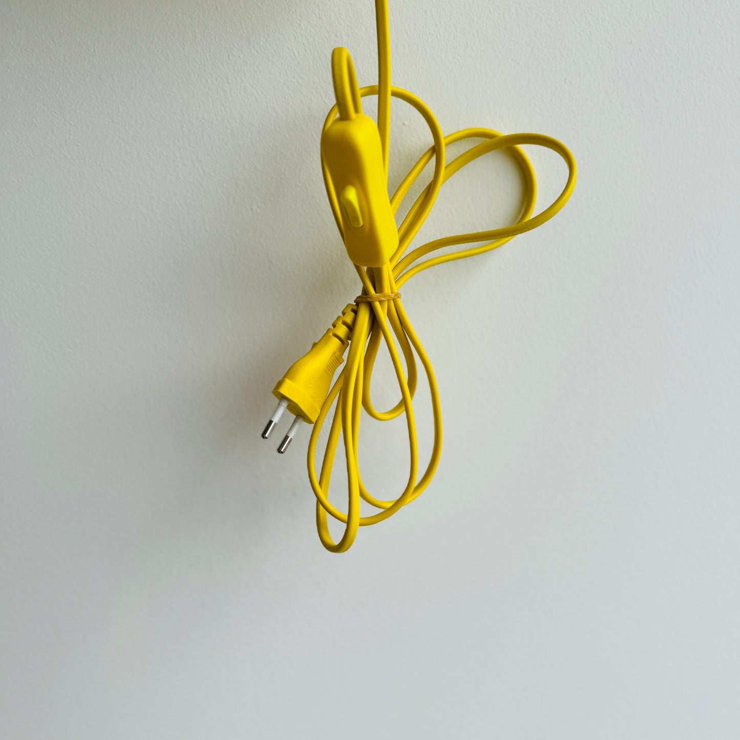 WANDLAMP BALLON GEEL