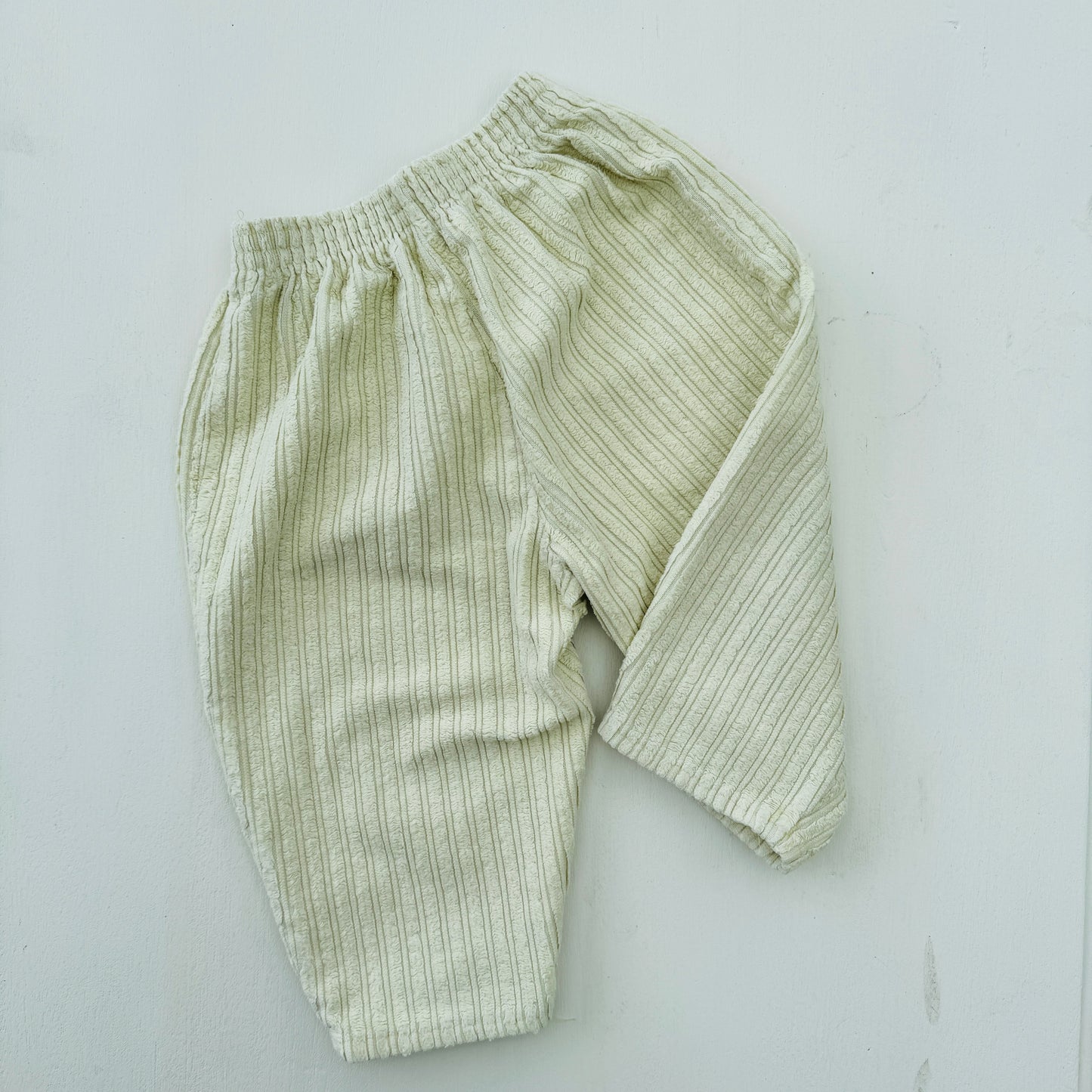 BROEK GEEL VELOURS (12-18M)